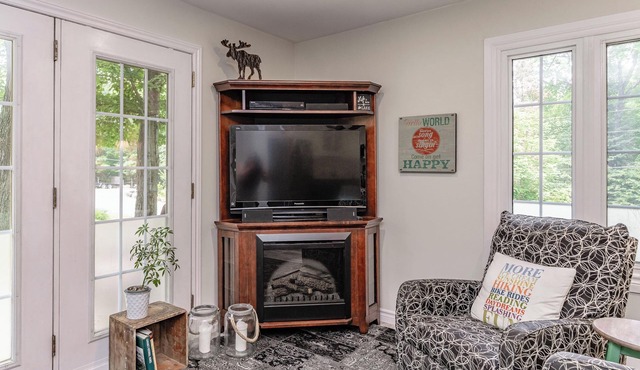 4 Season Cottage at Lake Vernon - Perfect for families!