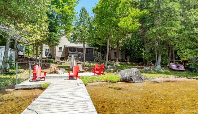 4 season ★ Muskoka Cottage ~ Beach ~ 5 Beds ~ Arrowhead~ North of Hunstville