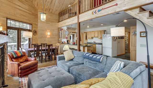 4-Season Recreation: Secluded Pike River Cabin