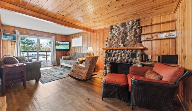 4 Seasons of Fun on Heart Lake, Pole Barn included for Entertainment