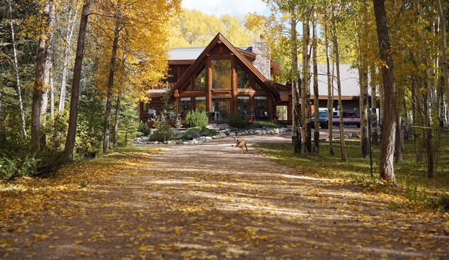 4 Seasons of Mountain Paradise - Gold Creek Lodge