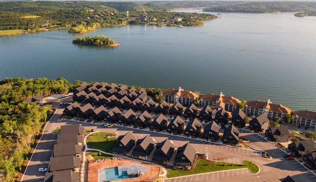 4 separate homes (sleeping 100) in Rocky Shores w/n 500ft