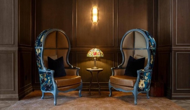 4 Serene Contemporary City Stays Near Downtown, Shopping, Nightlife & Cafes