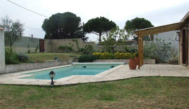 4-sided house with pool and terrace south - Come get rest