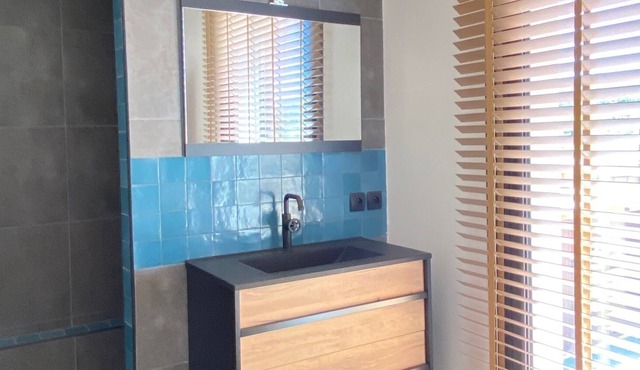 4-sided villa with garden and private pool in the town of Montner