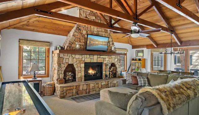 "4 Sons"-Family Friendly Escape Steps to the Lake