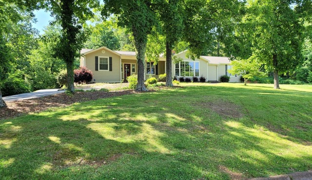 4. Spacious historic home in Lake Guntersville