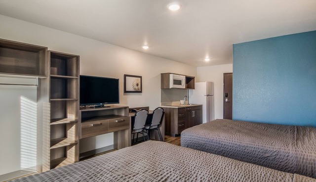 4 Spacious Rooms Near Michelin HQ – Perfect for Business Trips & Extended Stays