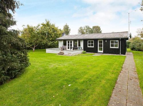 4 star holiday home in Dronningmølle