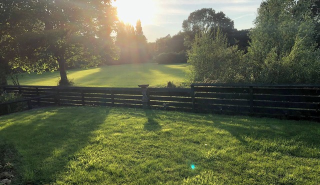 4 Star Luxury Ground Floor apartment, quiet with 2 car covered parking