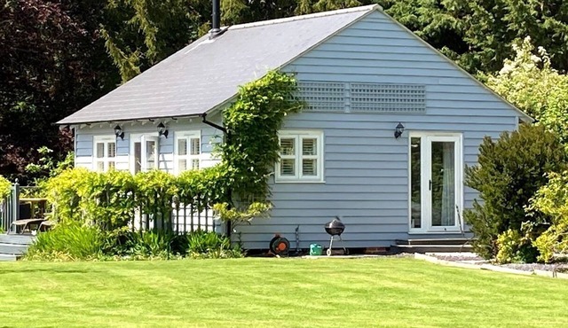 4 Star Luxury Romantic Break - The Pavilion at Brunger House (Dog Friendly)