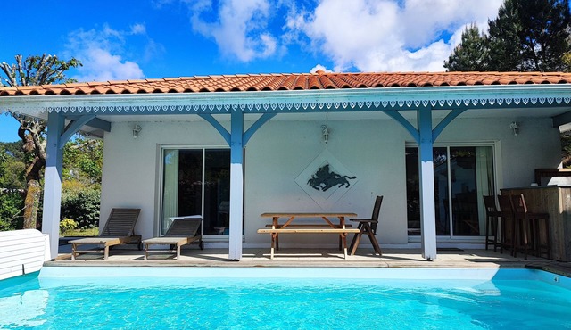 4-star villa 200m from the north lake and cycle paths, near golf course