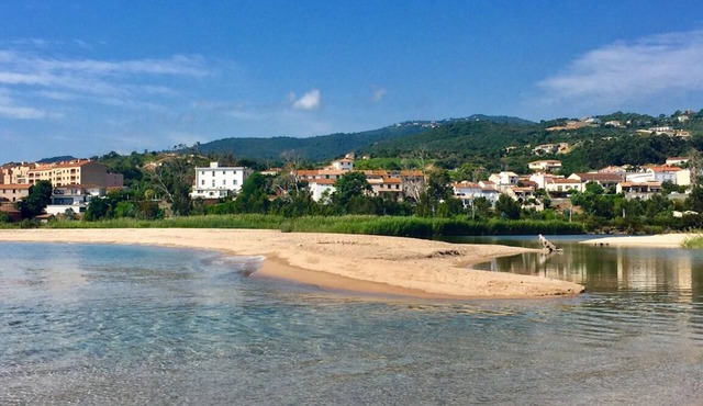 4-star waterfront villa with exceptional sea views