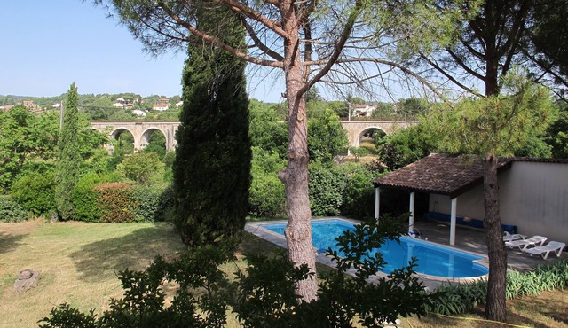 4 stars - Large, quiet property, air-conditioned villa, private heated pool
