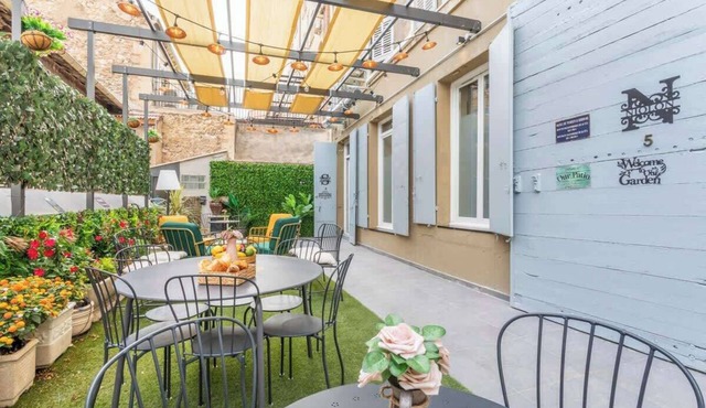 4 Sugiton Chic Accommodation in the Middle of Everything