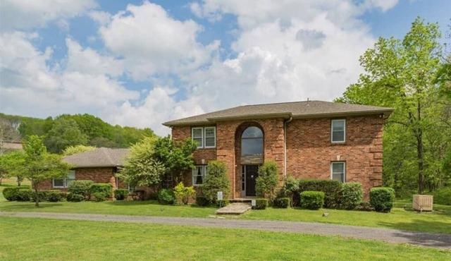 4× Superhost! Brenda Lee 4BR Retreat - Pool + Hot Tub