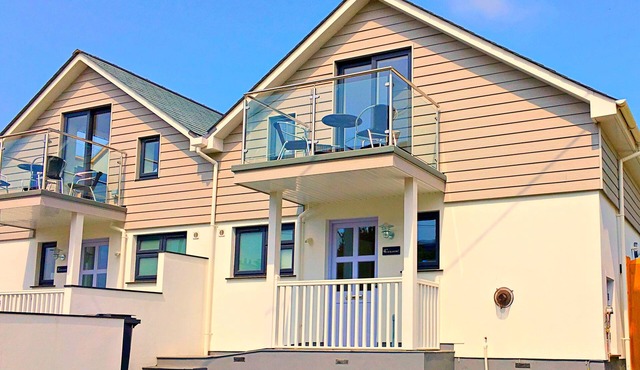 4 The Navigators - Luxury 3 bedroom beach villa only 100 meters to the beach