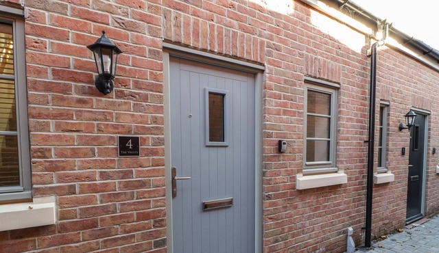 4 THE VAULTS, romantic in Glastonbury