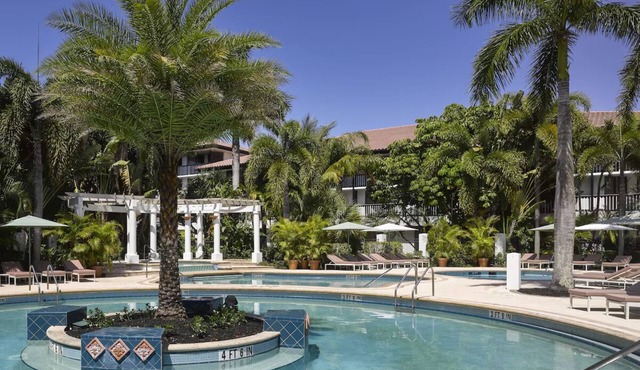 4 Tranquil Rooms w/Pool and Golf Access Close to The Gardens Mall