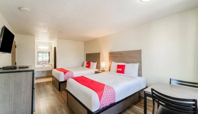 4 Tranquil Rooms w/2 Queen Beds Room Near Funeral History Museum Exploration