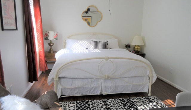 #4 UAB KING SUITE+5 MIN WALK TO RESTAURANT
