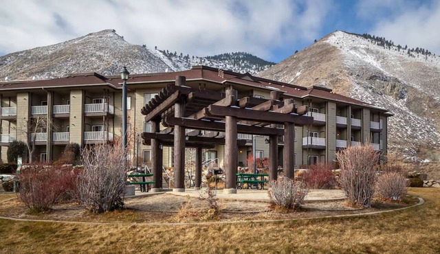 4 Units | Family Comfort Retreat | Soothing Springs & Mountain Views