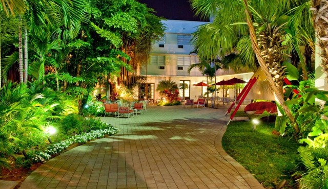 4 Units | Ideal Family Suite in South Beach, Kitchenette, Pool & Ocean Nearby