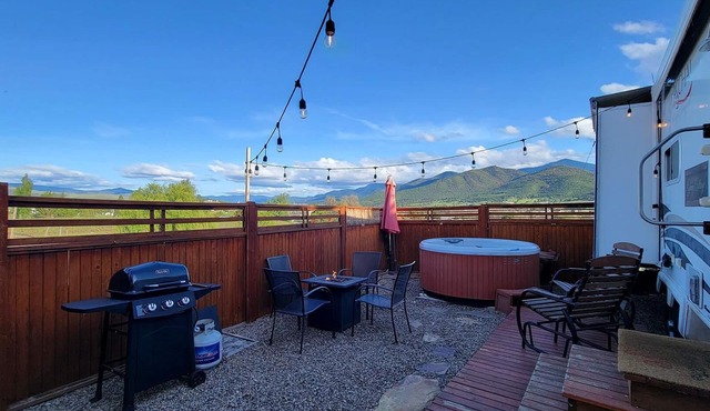 4 units includes two cottages and two trailers with king and queen beds, kitchens, and dining areas.