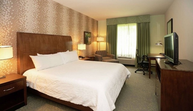 4 Units | Pool & Dining | Near Covington Business District