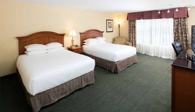 4 Units | Relaxing Stay in Pet-Friendly Rooms with 2 Queen Beds in Hwy 101