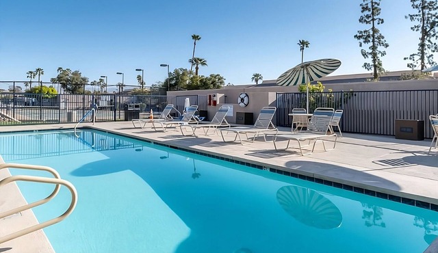 4 Units w/Kitchen | Pool & Free Parking | Palm Springs Stay