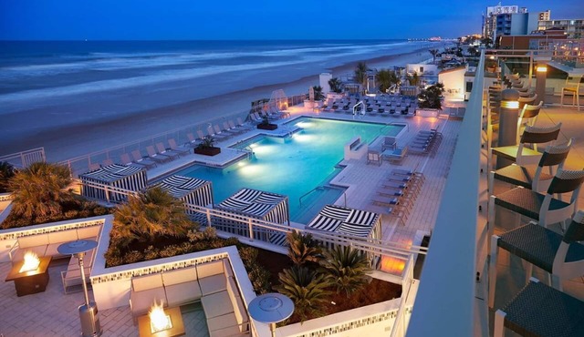 4 Units w/Stunning Ocean Views, Outdoor Pool, Pets Allowed, Beachfront