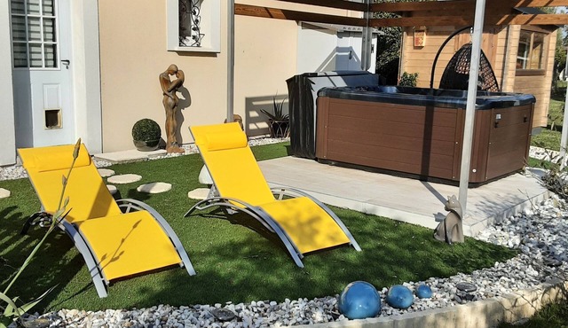 4* villa, heated pool, spa, sauna, 3 bedrooms and 2 bathrooms