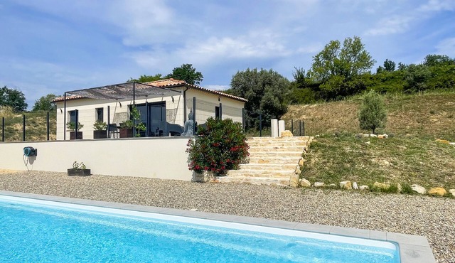 4* villa with 2 bedrooms, air conditioning and private pool