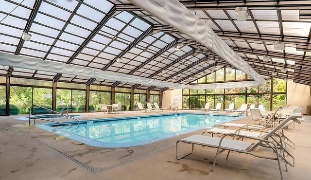 4 Villas | Kitchen | Outdoor Terrace | Indoor Pool | Free Parking