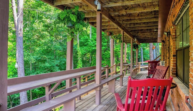 #4 - Waterfall Retreat-Queen Riverfront Room-By Tallulah Gorge