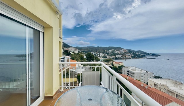 4. Wonderful sea views with communal pool
