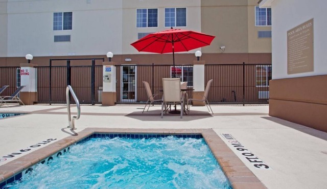 4 Wonderful Units, Kitchen, Near Attractions, Pool
