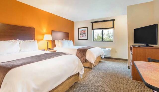 4 Work-Friendly Rooms w/Kitchenette Perfect for Extended Stays