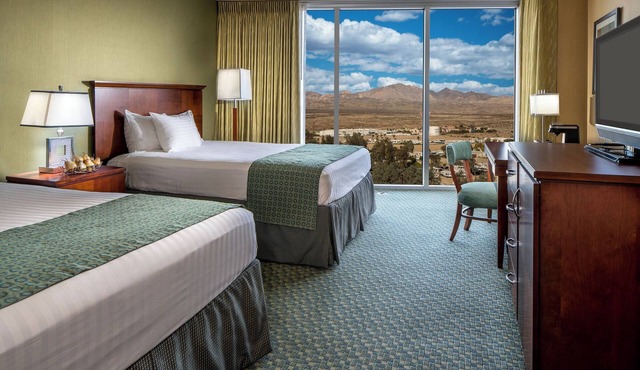 4 x Panorama Room - 2 Queens at Aquarius Casino Resort