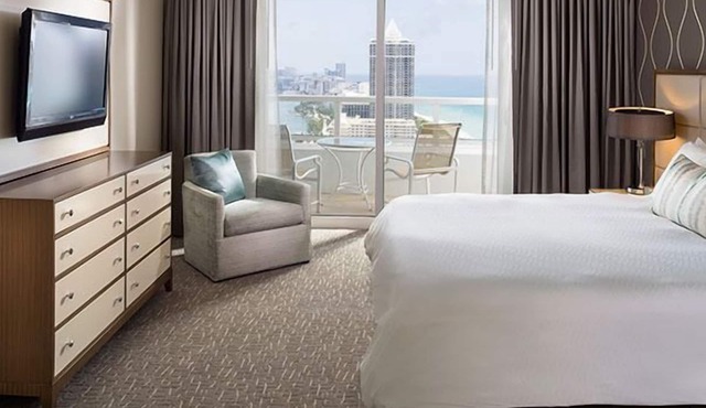 4 x Tresor One Bedroom Oceanview Accommodation at Fontainebleau Miami Beach