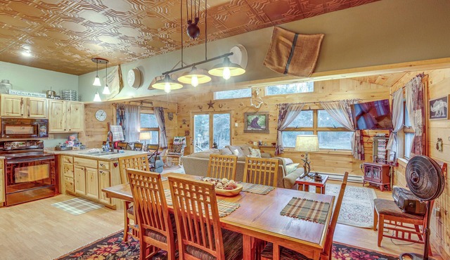 40-Acre, Off-Grid Wakefield Retreat w/Gas Grill!