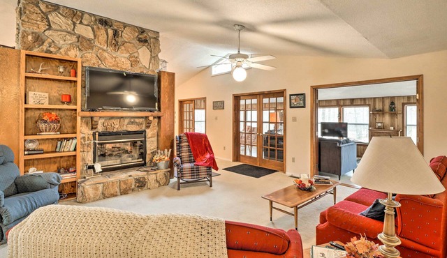 40-Acre Poplar Bluff Nature Lovers Paradise!