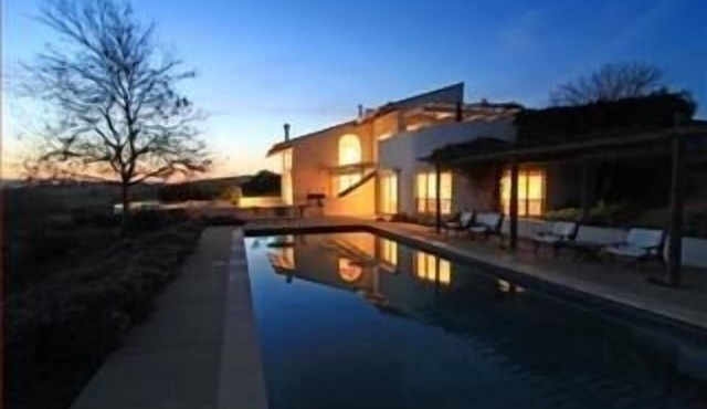 40 Acres 5,000 Square Ft, $975/nt Sleeps 10-14 Pool, Vineyard, Views !