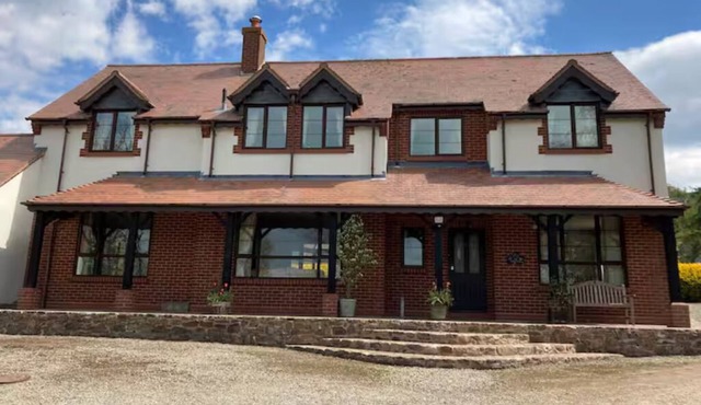 40 Acres, Shropshire Hills Retreat & Games Room