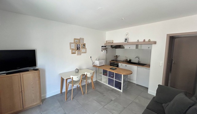 40 m2 apartment with small terrace and parking space