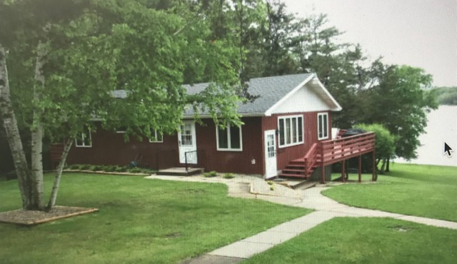 40 min from UW-Madison! New Listing!