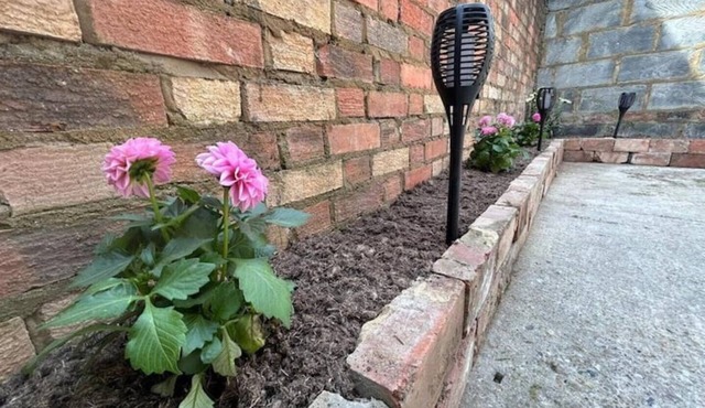 40% off. 12min to BANK. STUDIo