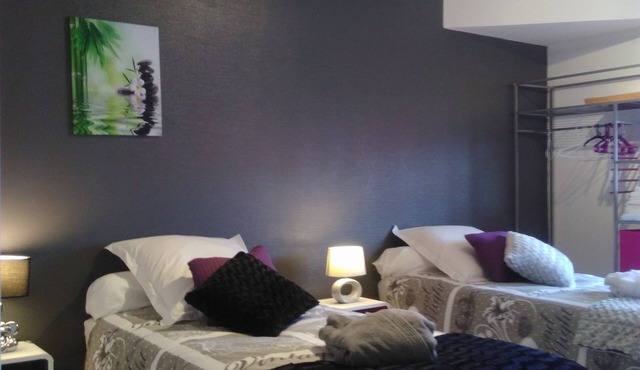 40 sqm apartment has an entrance hall, a large living room