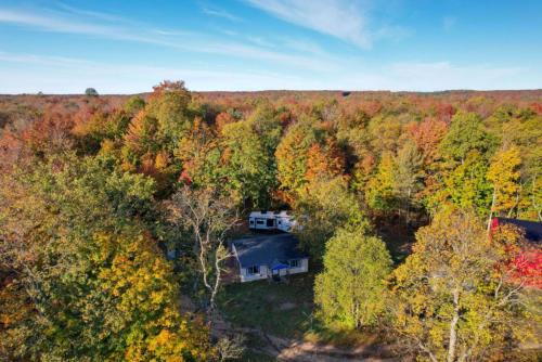 400-Acre Outdoor Lodge with Trails and Fireplace